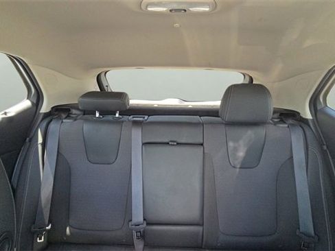 Used 2023 Buick Encore GX Select image 15