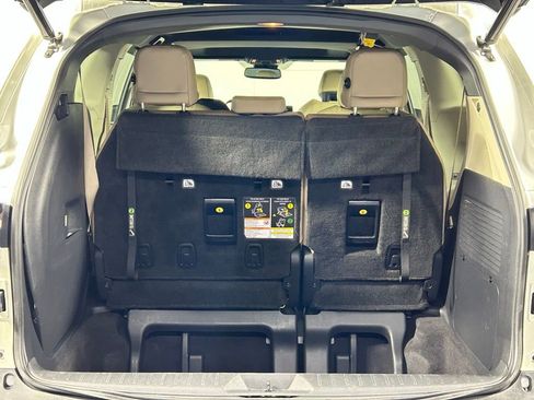 Used 2021 Toyota Sienna XLE image 15