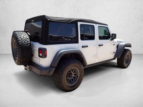 Used 2021 Jeep Wrangler Unlimited Rubicon w/ Cold Weather Group AWD/4WD image 4