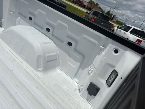 Used 2020 Chevrolet Silverado 1500 Custom w/ Custom Value Package image 14