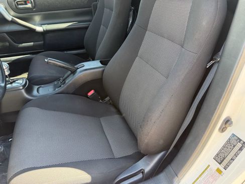 Used 2004 Toyota MR2 RWD image 22