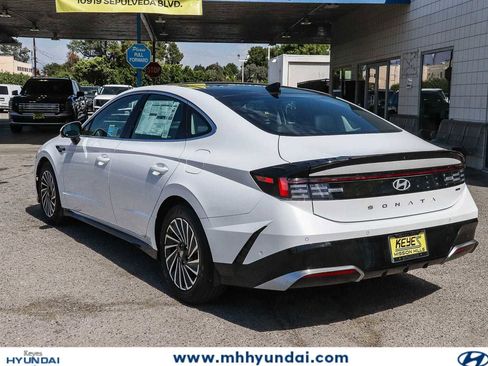 New 2026 Hyundai Sonata Limited FWD image 2