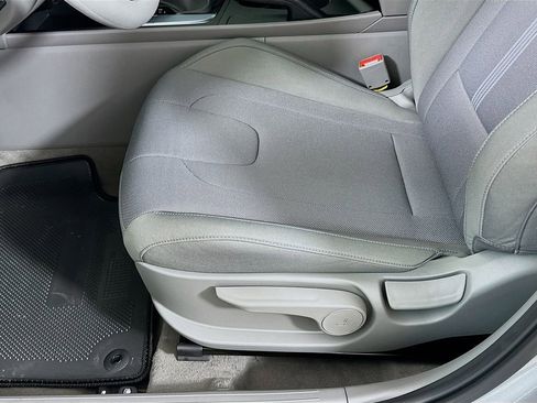 New 2026 Hyundai Elantra SE image 19