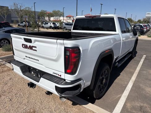 Used 2025 GMC Sierra 2500 AT4 AWD/4WD image 4
