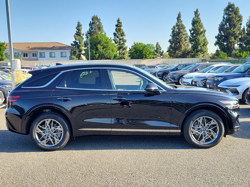 Certified 2024 Genesis GV70 2.5T w/ Cargo Package AWD/4WD image 5