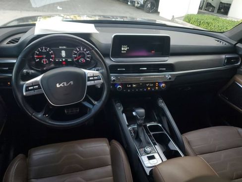 Certified 2022 Kia Telluride SX w/ SX Prestige Package AWD/4WD image 13