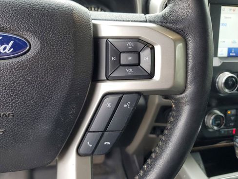Used 2020 Ford F150 Lariat w/ Equipment Group 502A Luxury AWD/4WD image 15