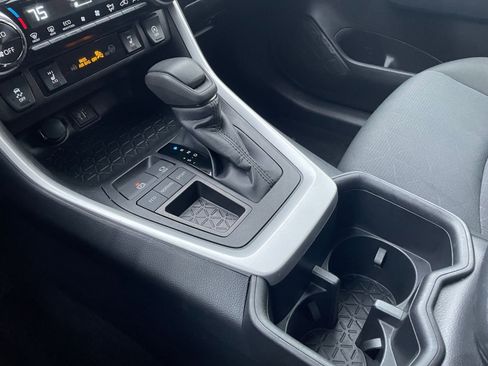 Used 2025 Toyota RAV4 XLE image 41