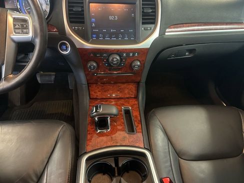 Used 2012 Chrysler 300 Limited image 18
