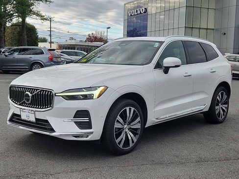 Certified 2023 Volvo XC60 B5 Plus w/ Climate Package image 3