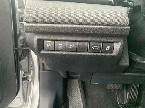 Used 2025 Toyota Camry LE FWD image 31
