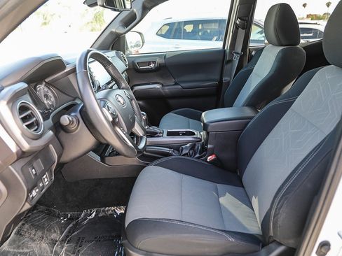 Used 2023 Toyota Tacoma TRD Off-Road AWD/4WD image 17