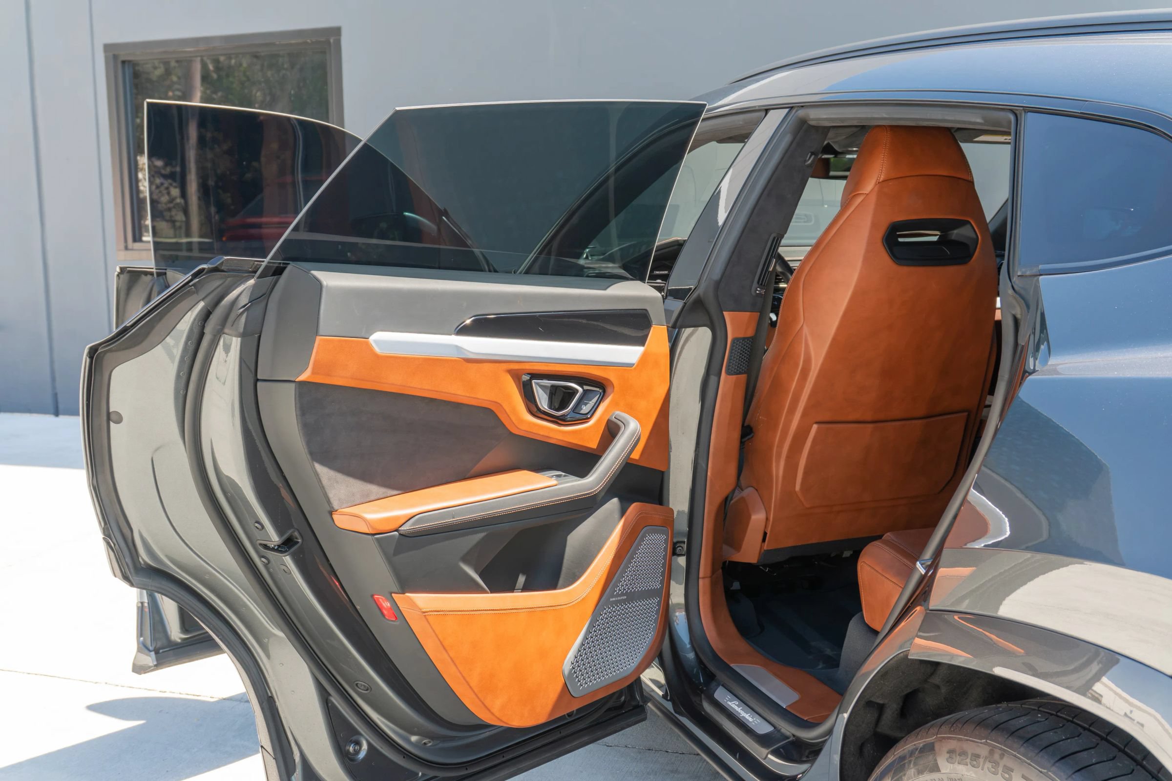 Used 2019 Lamborghini Urus AWD/4WD image 69