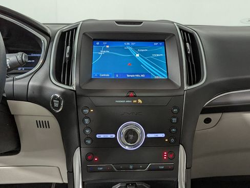 Used 2020 Ford Edge Titanium image 20