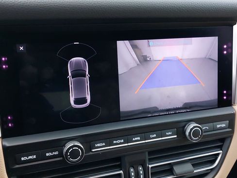 Certified 2021 Porsche Macan S image 26