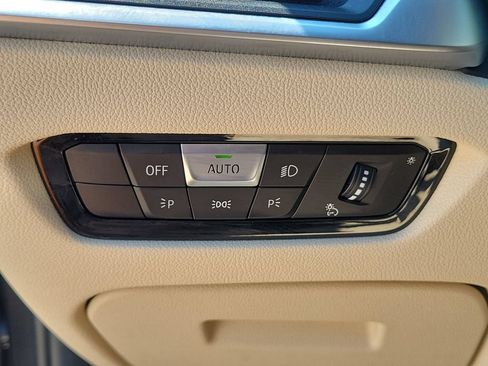 Used 2019 BMW 330i xDrive Sedan w/ Convenience Package AWD/4WD image 24