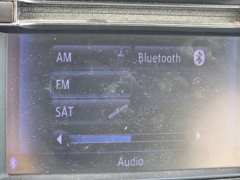 Used 2013 Toyota RAV4 XLE AWD/4WD image 4