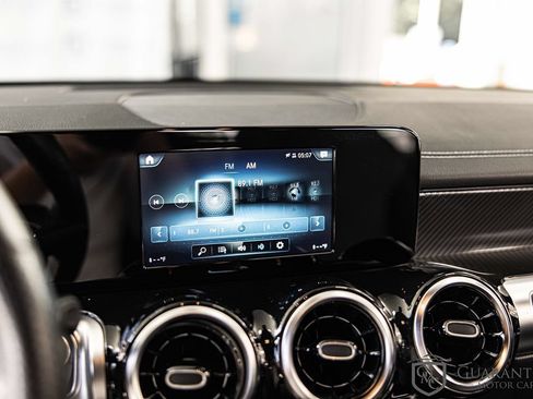 Used 2021 Mercedes-Benz GLB 250 4MATIC image 26