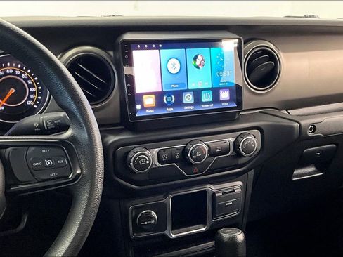 Used 2020 Jeep Gladiator Sport w/ Trailer Tow Package image 5