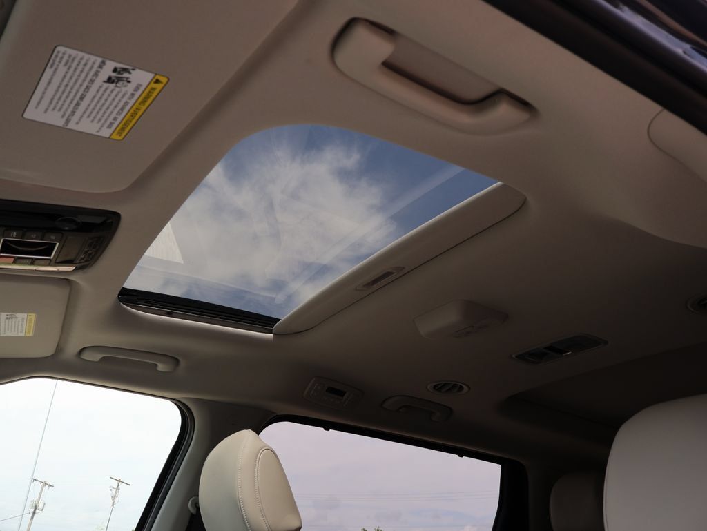 New 2026 Kia Carnival SX w/ SX Dark Edition Package FWD image 39