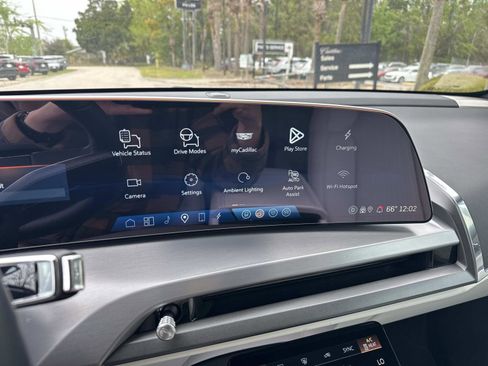 New 2026 Cadillac Vistiq Sport AWD/4WD image 25