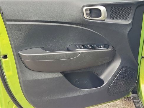 Used 2021 Hyundai Venue SE image 20