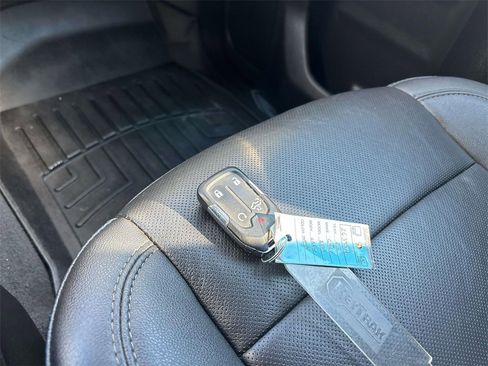 Used 2022 Chevrolet Silverado 2500 LTZ w/ LTZ Convenience Package image 21