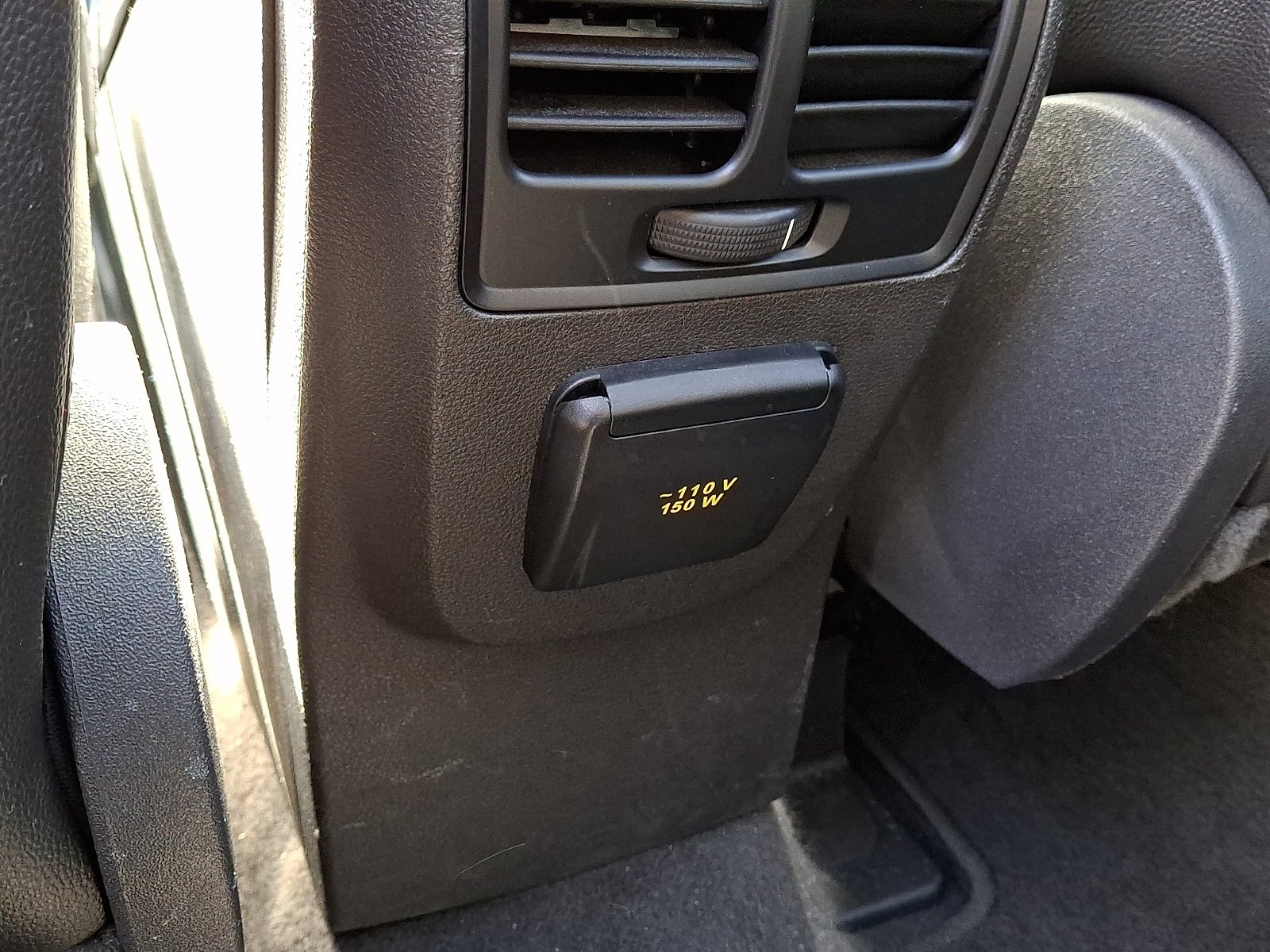 Used 2014 Ford Escape Titanium w/ Equipment Group 401A FWD image 12