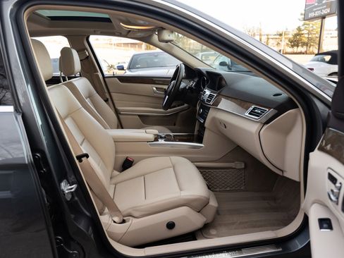Used 2016 Mercedes-Benz E 350 Sedan image 20