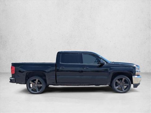 Used 2017 Chevrolet Silverado 1500 LT w/ Texas Edition image 4