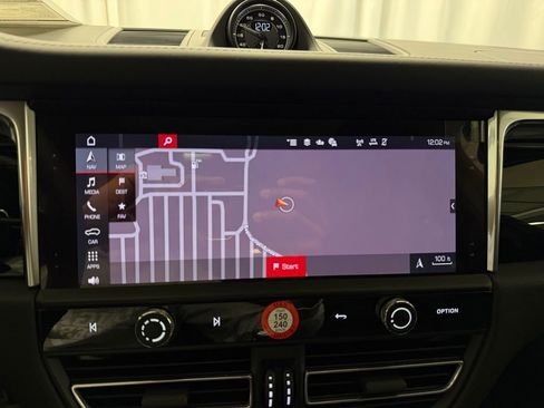 Certified 2026 Porsche Macan Turbo AWD/4WD image 19