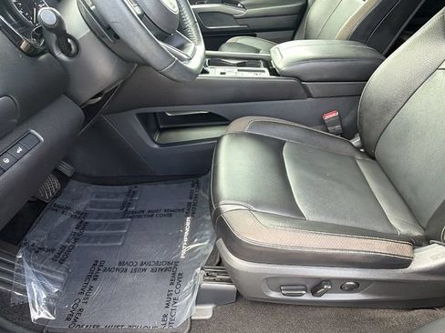 Used 2023 Nissan Pathfinder SL w/ SL Premium Package FWD image 25