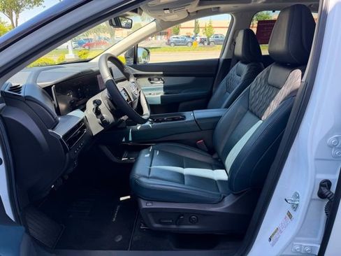 Certified 2025 Nissan Murano Platinum AWD/4WD image 13