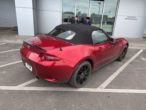 Used 2024 MAZDA MX-5 Miata Club image 3