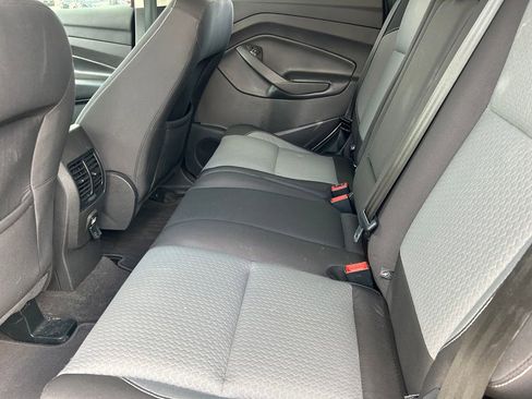 Used 2019 Ford Escape SE image 15