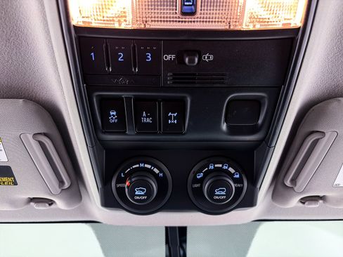 Used 2019 Toyota 4Runner TRD Off-Road Premium image 19