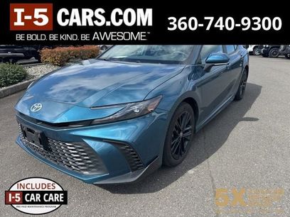 Used 2025 Toyota Camry SE w/ Multimedia Upgrade Package