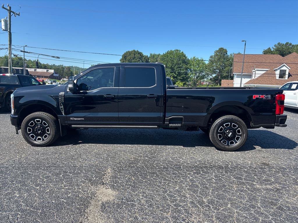 Certified 2025 Ford F250 Platinum AWD/4WD image 4