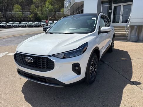 New 2025 Ford Escape SE FWD image 3