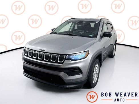 Used 2022 Jeep Compass Latitude w/ Convenience Group AWD/4WD image 3