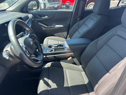Used 2026 Chevrolet Equinox LT FWD image 9