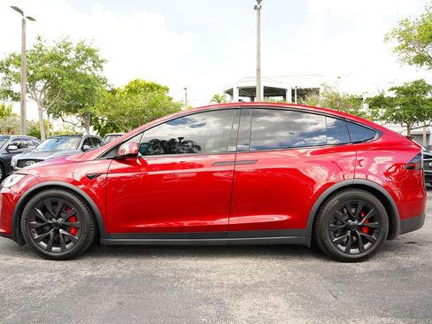 Used 2024 Tesla Model X Plaid image 8
