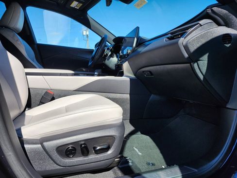 Used 2024 Lexus RX 350 Premium Plus w/ Convenience Package image 11