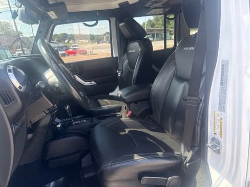 Used 2015 Jeep Wrangler Unlimited Rubicon w/ Connectivity Group AWD/4WD image 25
