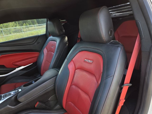 Used 2020 Chevrolet Camaro SS RWD image 13