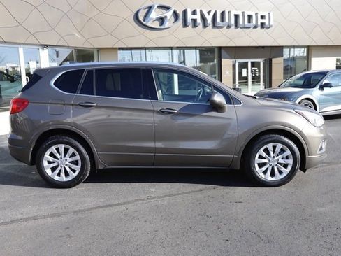 Used 2018 Buick Envision Essence image 2
