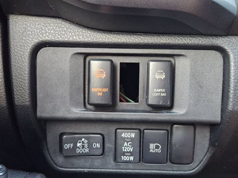 Used 2019 Toyota Tacoma TRD Off-Road AWD/4WD image 20