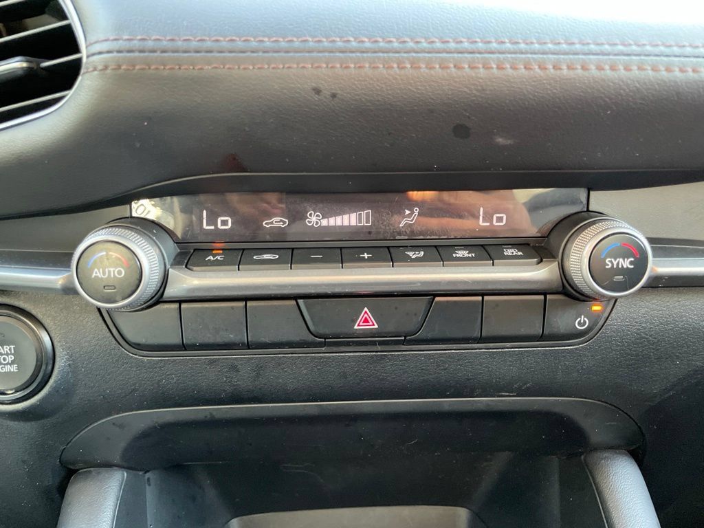 Used 2024 MAZDA MAZDA3 s FWD image 12