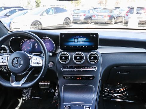 Used 2021 Mercedes-Benz GLC 300 image 17