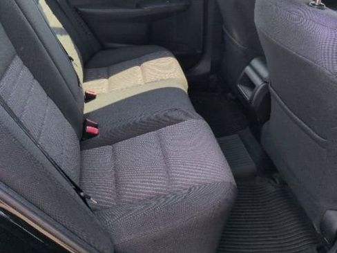 Used 2016 Toyota Camry LE FWD image 11